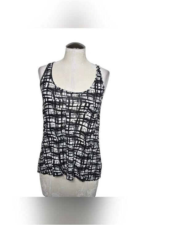 Forever 21 Tops - Forever 21 Racerback Tank Top Black White  Scoop Neck L Sleeveless Lightweight